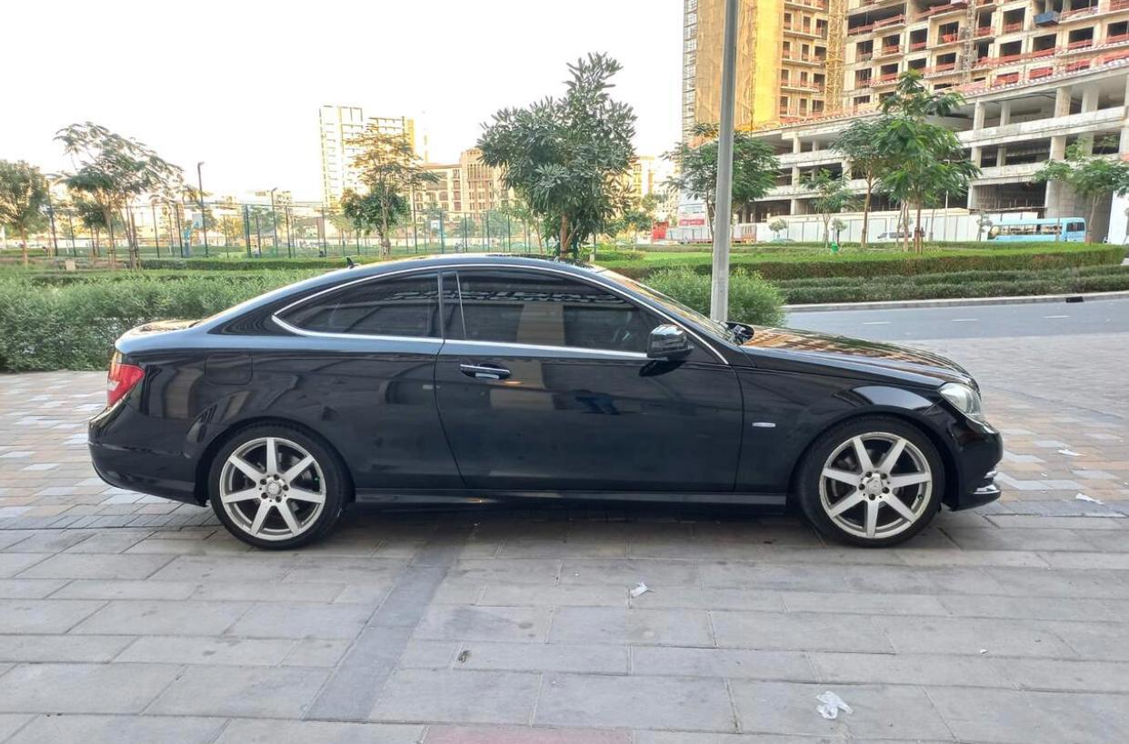 Negro Mercedes Benz C Class Coupe C 300 Coupe 2013